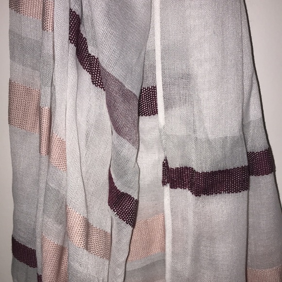 Reitmans Scarf - Picture 2 of 2